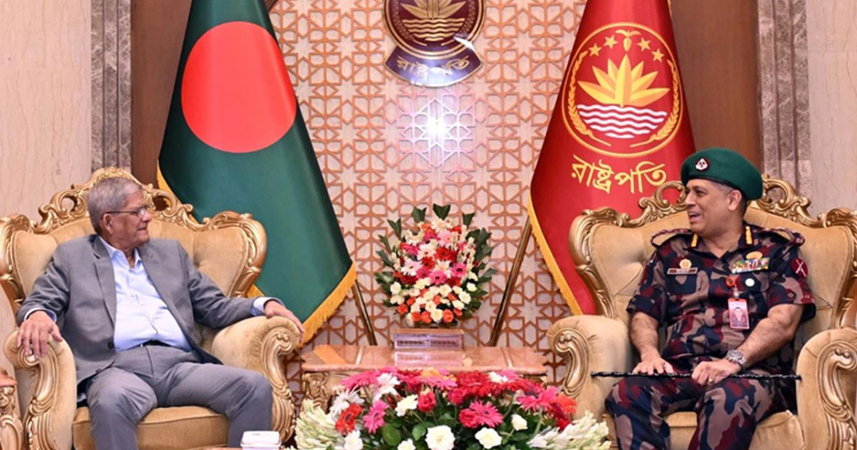 সীমান্তে চোরাচালান-মাদক ও পুশ ইন বন্ধে বিজিবিকে আরও তৎপর হওয়ার আহ্বান রাষ্ট্রপতির